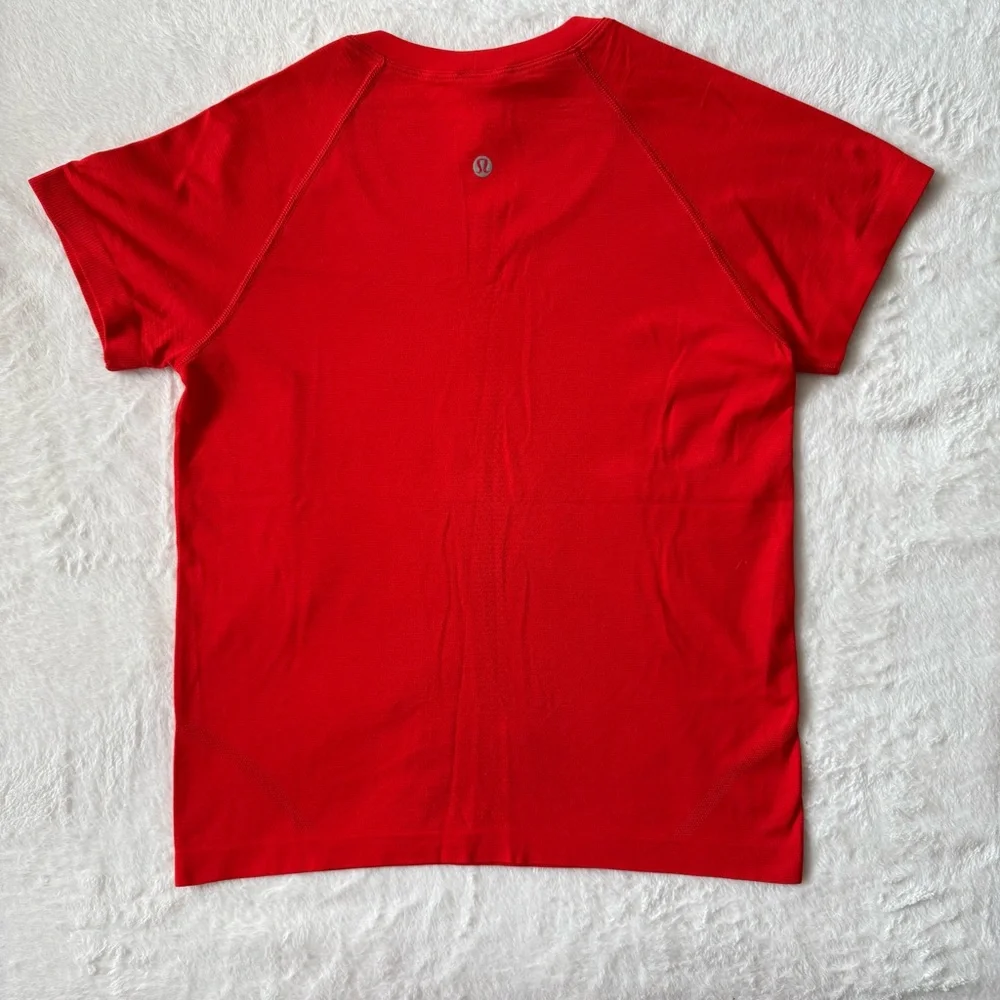 Swiftly Tech Short-Sleeve Shirt 2.0 *Waist Length Hot Heat/Hot Heat